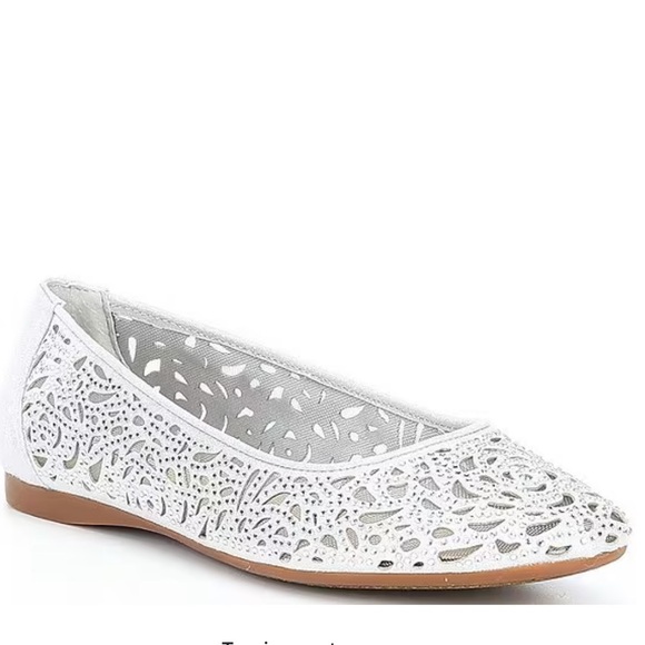 CLEARANCE Alex Marie Metallic Laser-Cut Rhinestone Leather Flats Retails
$69.99 - Picture 1 of 12